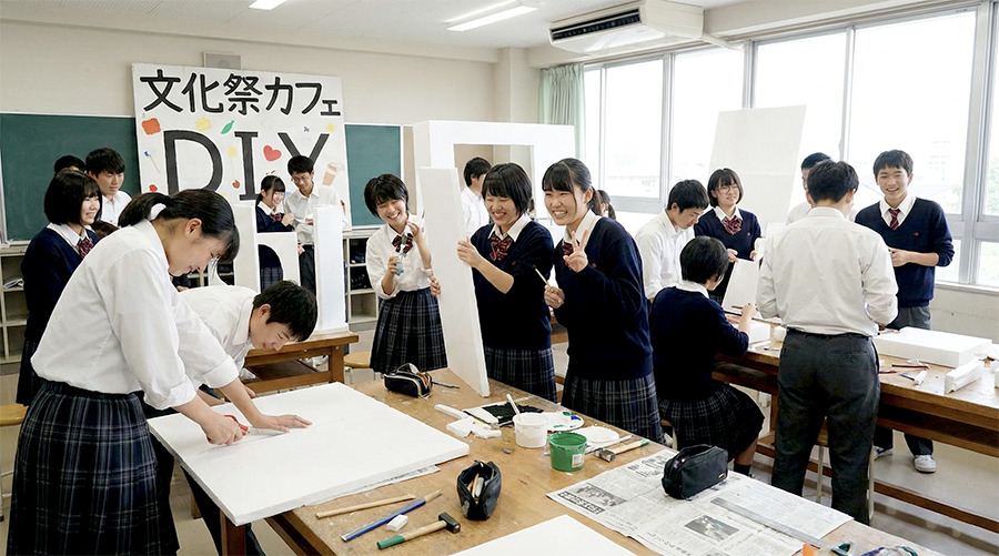 文化祭・学園祭のクラス展示で「DIY・カフェ」スチレンボード